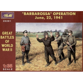 Barbarossa 22nd June 1941. 3 German Infantry and 1 captured Russian tank crew Figure