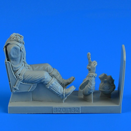 USAAF WWII Pilot with seat for North-American P-51D Mustang (designed to be used with Dragon, Hasegawa, Revell, Tamiya and Trump