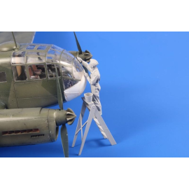 Siebel Si-204/Aero C-3 Airman (cleaning canopy glazing)This set offers a resin figure of a ground crew member portrayed while po