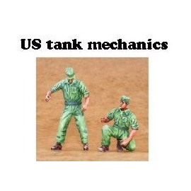 2 x US Tank mechanics. 1 standing and 1 kneeling Figure
