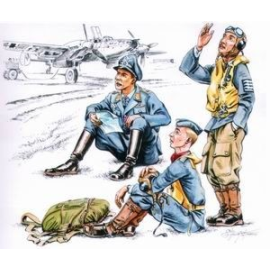 German Pilots at rest WWII x 3 Figure