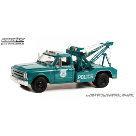 1967 CHEVROLET C-30 TOW TRUCK "NEW YORK POLICE DEPARTMENT" (NYPD) Die-cast