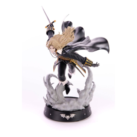 Castlevania Symphony of the Night - Dash Attack Alucard 30 cm Figurine 