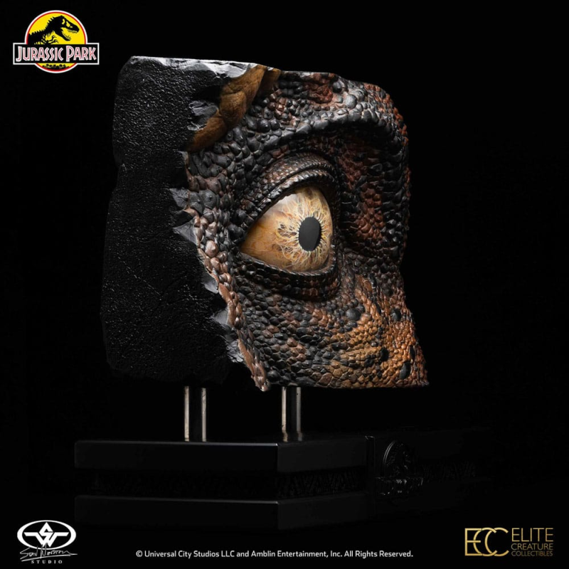 ECC-JP-SWS-T-REX-EYE Jurassic Park Replica Screen-Used SWS T-Rex Eye 32 cm