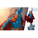 DC Comics Premium Format Superman Statue 84 cm