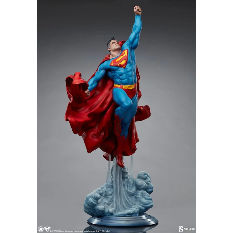 DC Comics Premium Format Superman Statue 84 cm