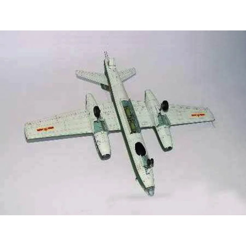 TRUMPETER SCALE MODELS -1604 - Aircraft model 