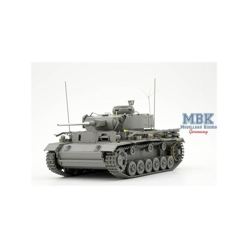 BORDER MODEL: 1/35; Panzer Bef.Wg.III Ausf.K with PE shurzen (2 in 1) and metal barrel Military model kit