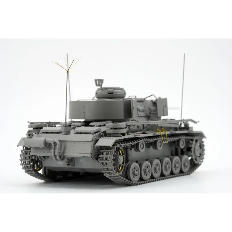 BORDER MODEL: 1/35; Panzer Bef.Wg.III Ausf.K with PE shurzen (2 in 1) and metal barrel