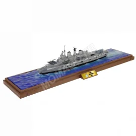 ENGLISH LIGHT AIRCRAFT CARRIER HMS INVICIBLE (R05) "ROYAL NAVY" FALKLAND ISLAND 1982 (DISPLAY WITH WATERLINE) Die-cast boat 