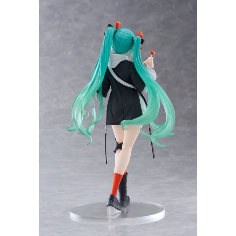 TAPR451767500 Hatsune Miku Wonderland PVC Statuette Fashion Punk Ver. 18cm