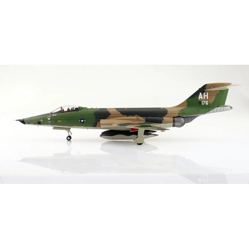 F-101C Voodoo 'Gerry's Clown' AF56-176 45th TRS 'Polka Dots' 1969 Miniature airplane