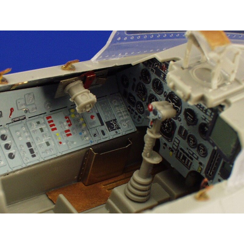 Sukhoi Su-27B Flanker interior PRE-PAINTED IN COLOUR! (designed to be assembled with model kits from Trumpeter)