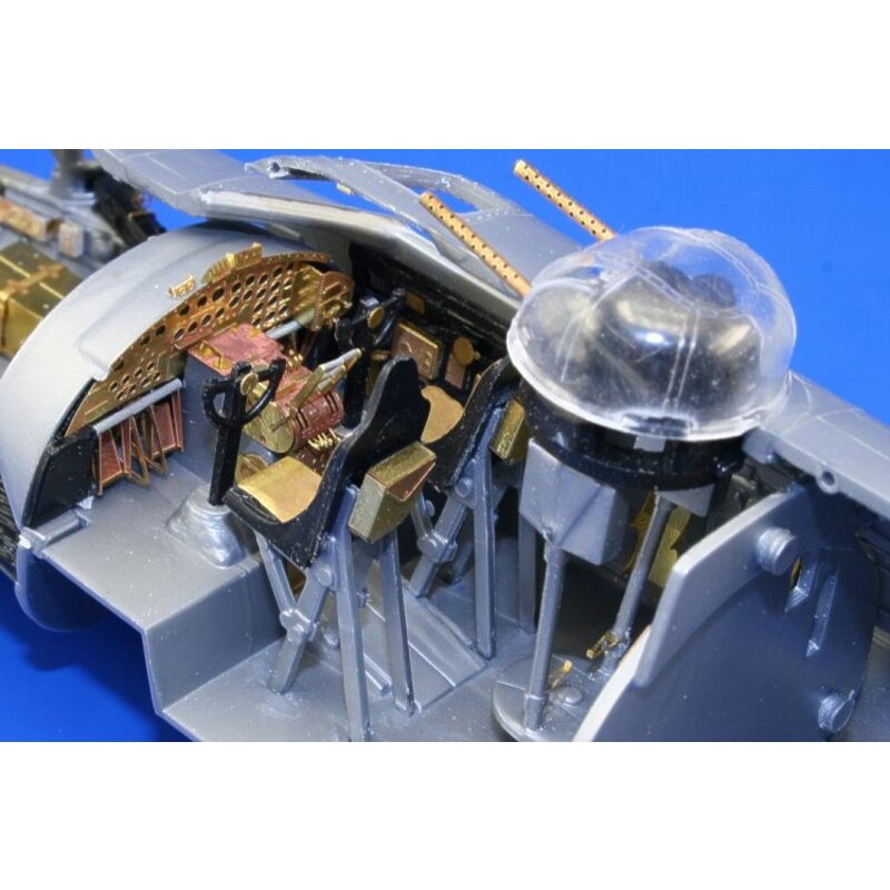 Boeing B-17G Flying Fortress cockpit interior PRE-PAINTED IN COLOUR! (designed to be assembled with model kits from Monogram and