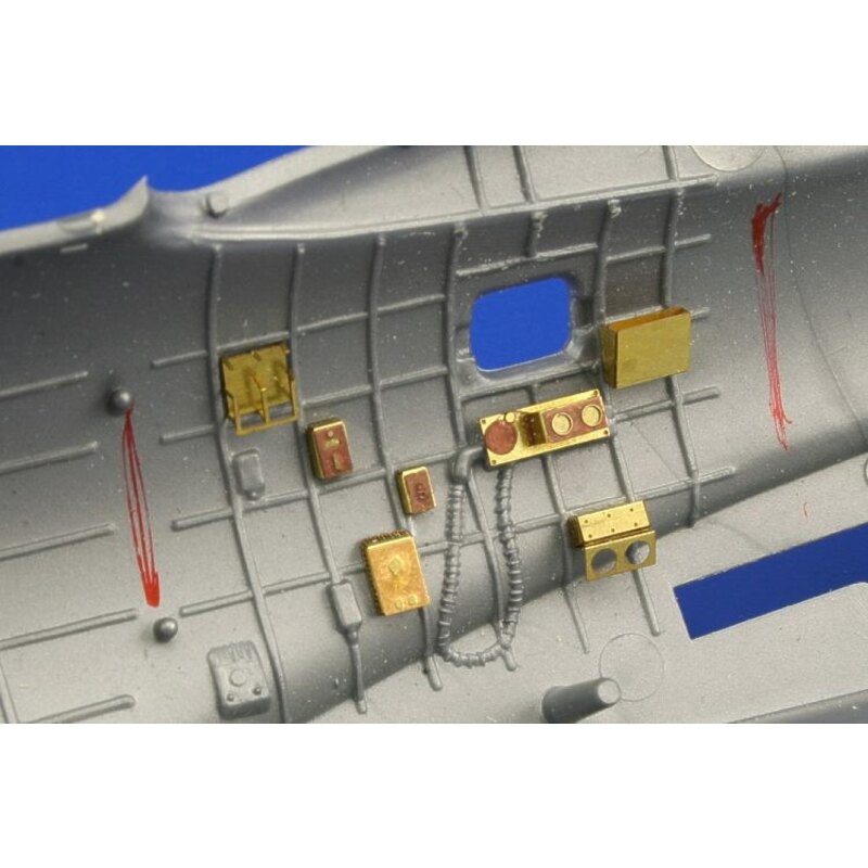 Boeing B-17G Flying Fortress mid section interior PRE-PAINTED IN COLOUR! (designed to be assembled with model kits from Monogram