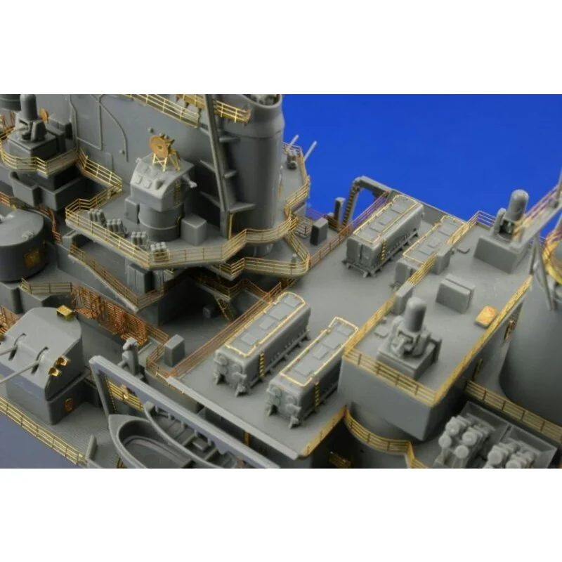 USS New Jersey (designed to be assembled with model kits from Tamiya)