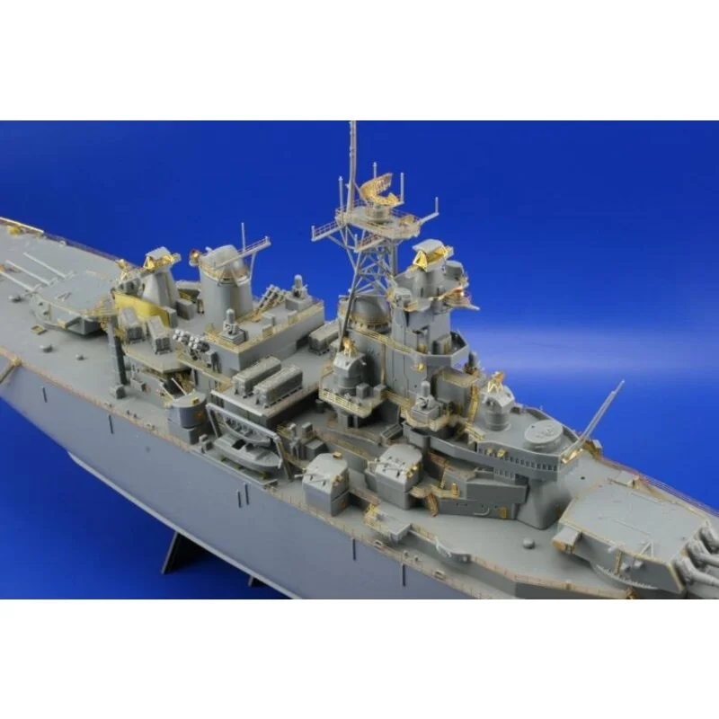 USS New Jersey (designed to be assembled with model kits from Tamiya)