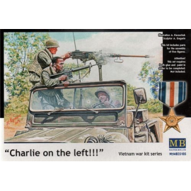 Charlie on the left' 3 x Jeep crew and 2 x Viet Cong Fighters - 5 Figures Set Historical figure