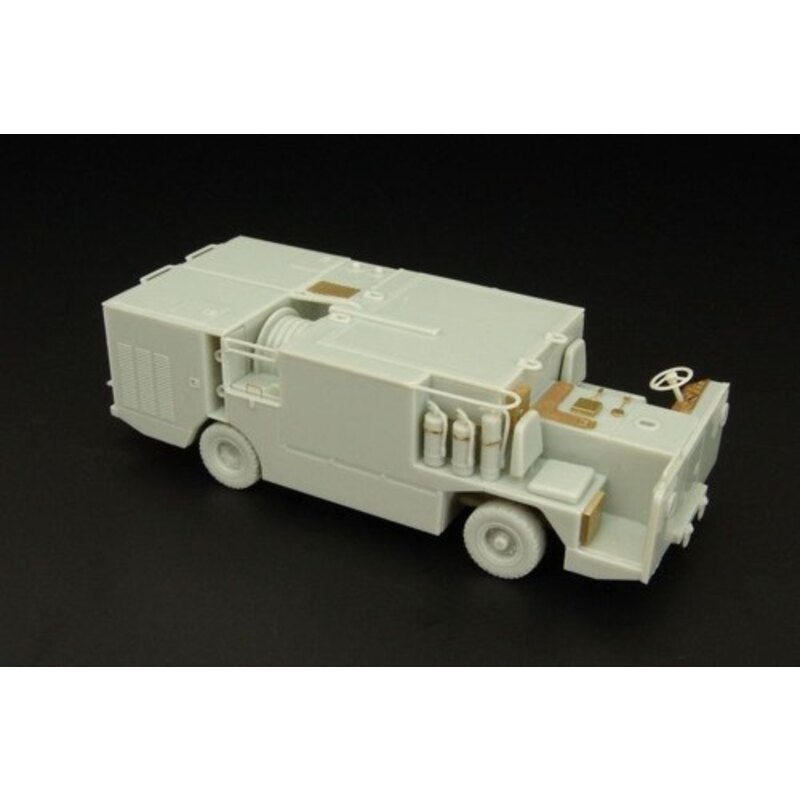 P25 USN Fire Engine carrier deck fire engine (designed to be used with Skunkworks kits) 