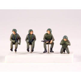 Set of 4 US helicopter crew (Vietnam war) [Bell AH-1S AH-1F AH-1T AH-1W UH-1B UH-1D UH-1F UH-1H 47D/47G] Figure