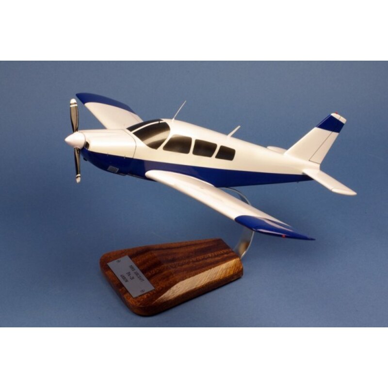Piper PA-28 Arrow Miniature airplane